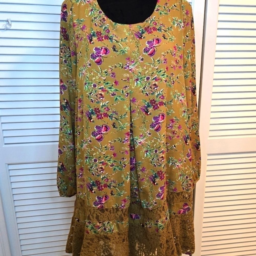 Entro size small Floral long sleeve Peasant BOHO dress hi Low Hem Tie Back Lace